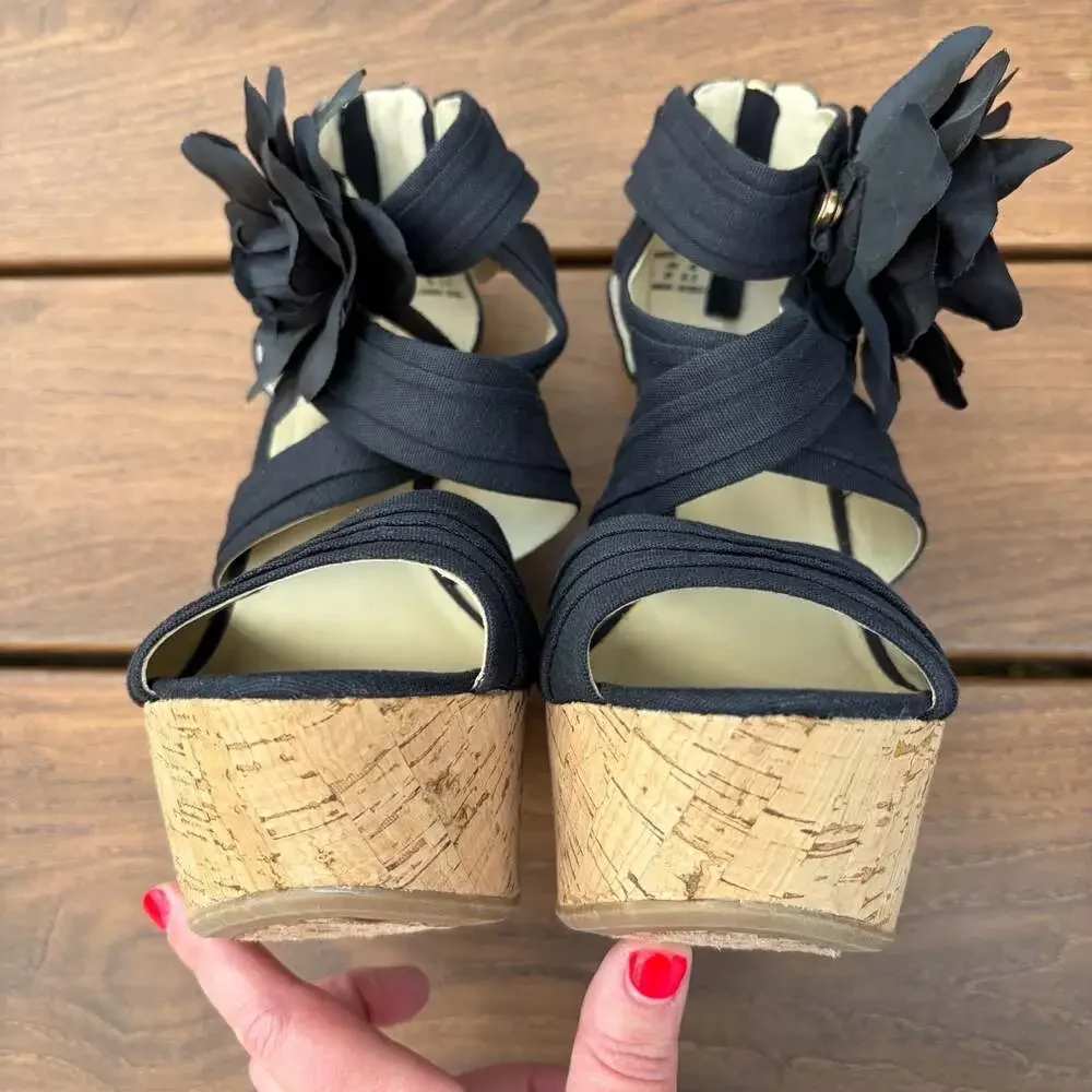 New JustFab Agnese Black Fabric Platform Wedge Sandals - Floral Accents Size 8.5